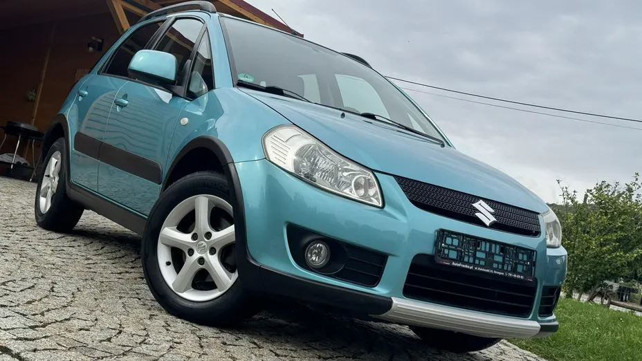 SUZUKI SX4 -