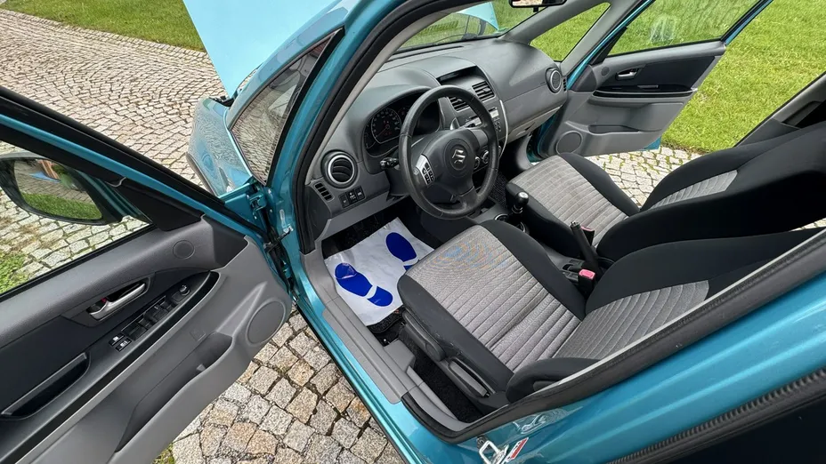 SUZUKI SX4 -