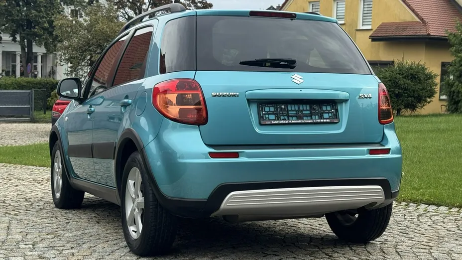 SUZUKI SX4 -