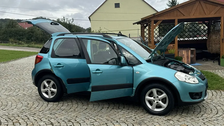 SUZUKI SX4 -