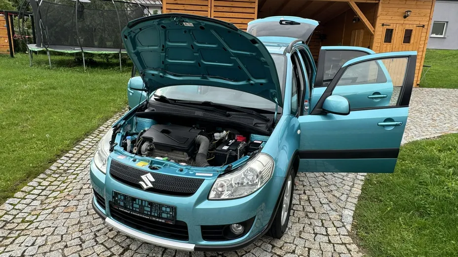 SUZUKI SX4 -