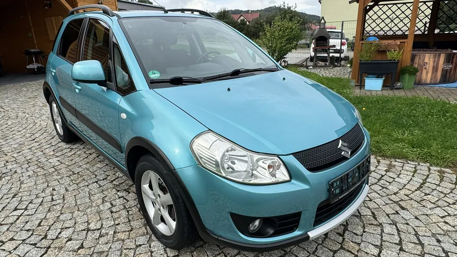 SUZUKI SX4 -