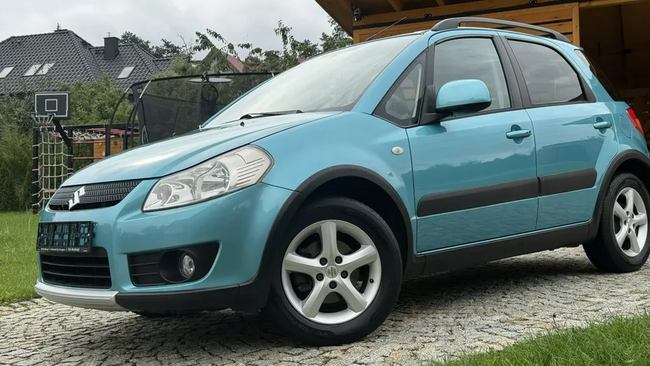 SUZUKI SX4 -