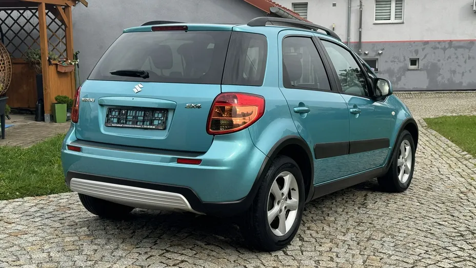 SUZUKI SX4 -