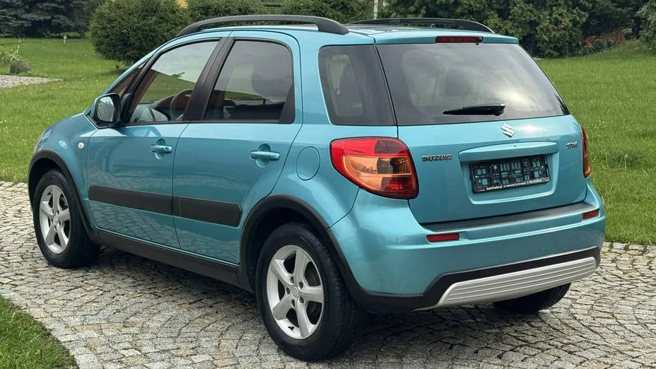 SUZUKI SX4 -