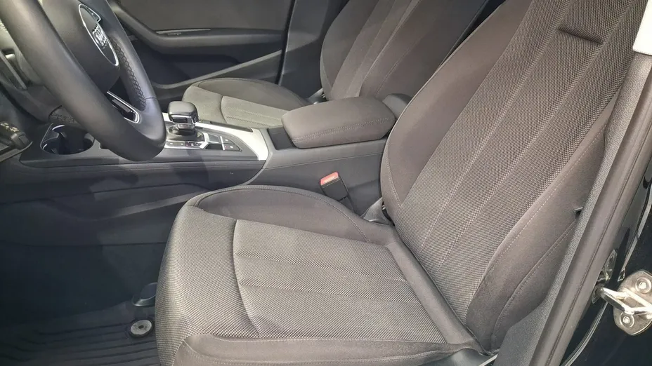 AUDI A4 -