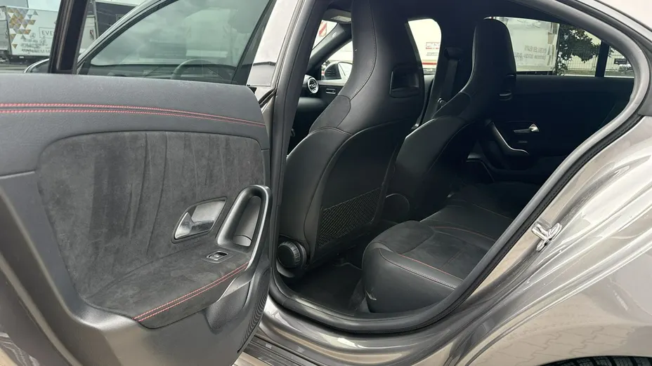 MERCEDES-BENZ CLA -