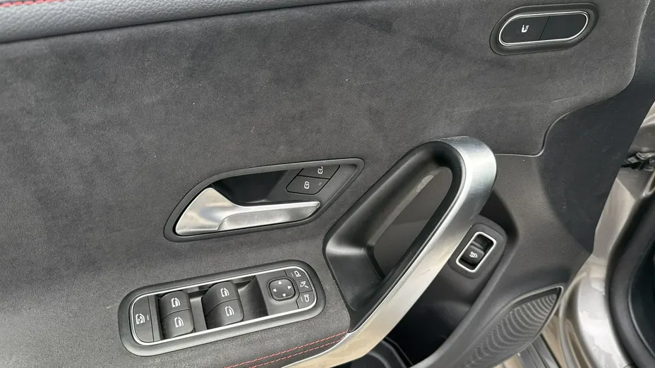 MERCEDES-BENZ CLA -