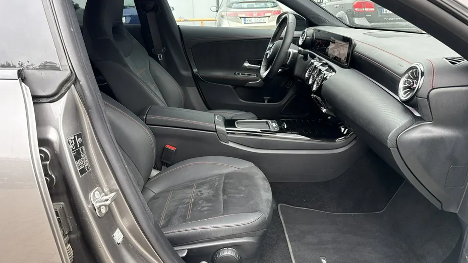MERCEDES-BENZ CLA -