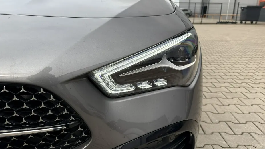 MERCEDES-BENZ CLA -