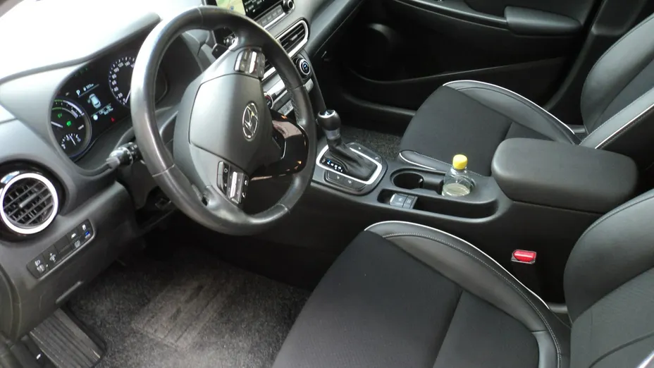 HYUNDAI Kona -