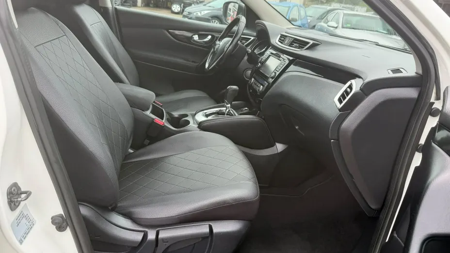 NISSAN Qashqai -