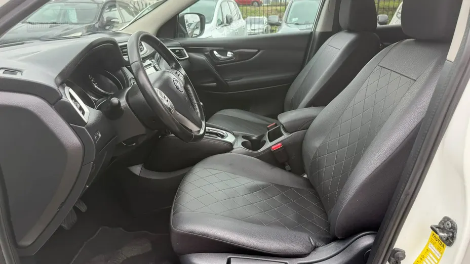 NISSAN Qashqai -