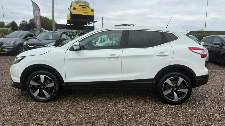 NISSAN Qashqai -