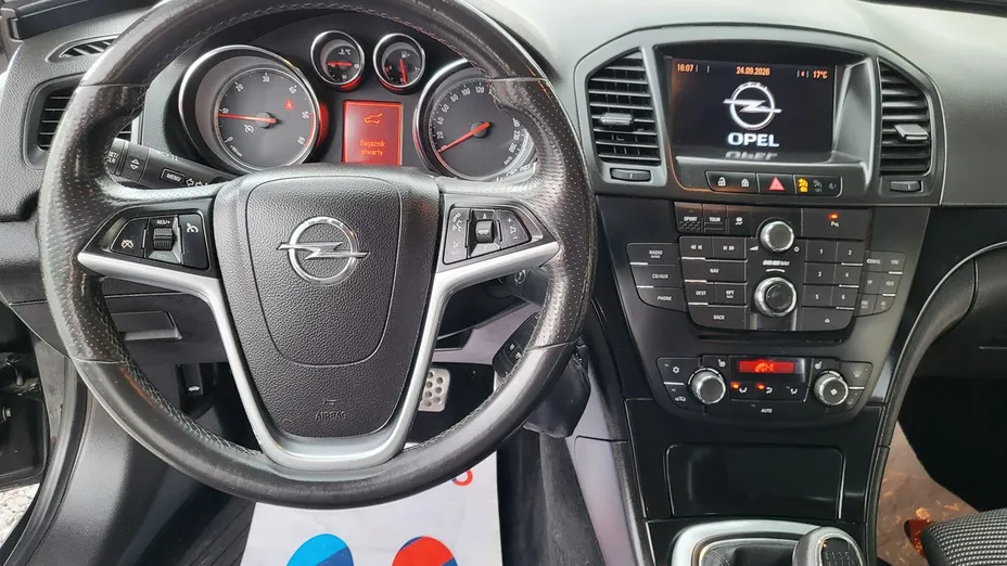 OPEL Insignia -