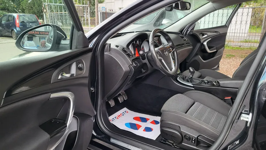 OPEL Insignia -