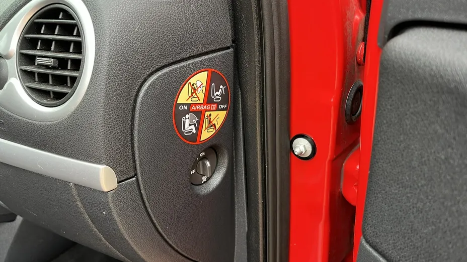 RENAULT Clio -
