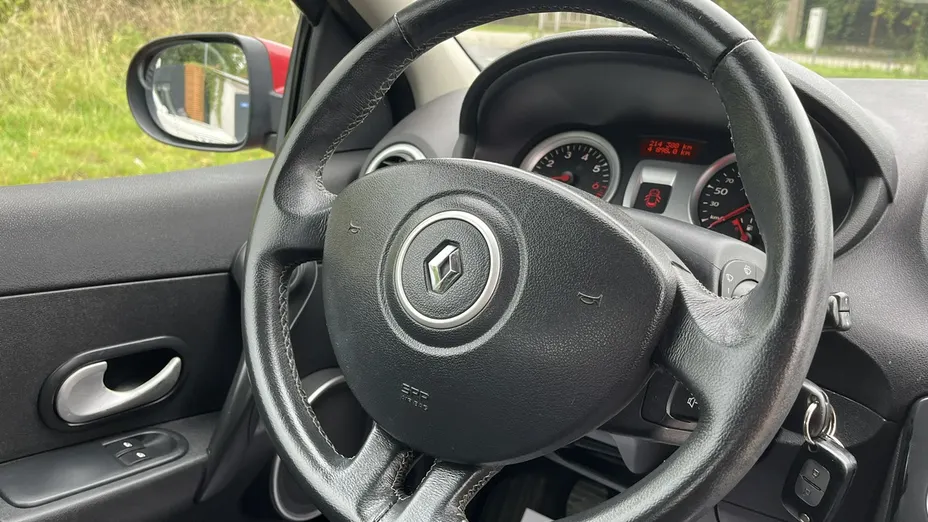RENAULT Clio -