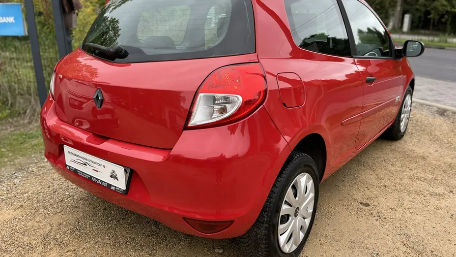 RENAULT Clio -