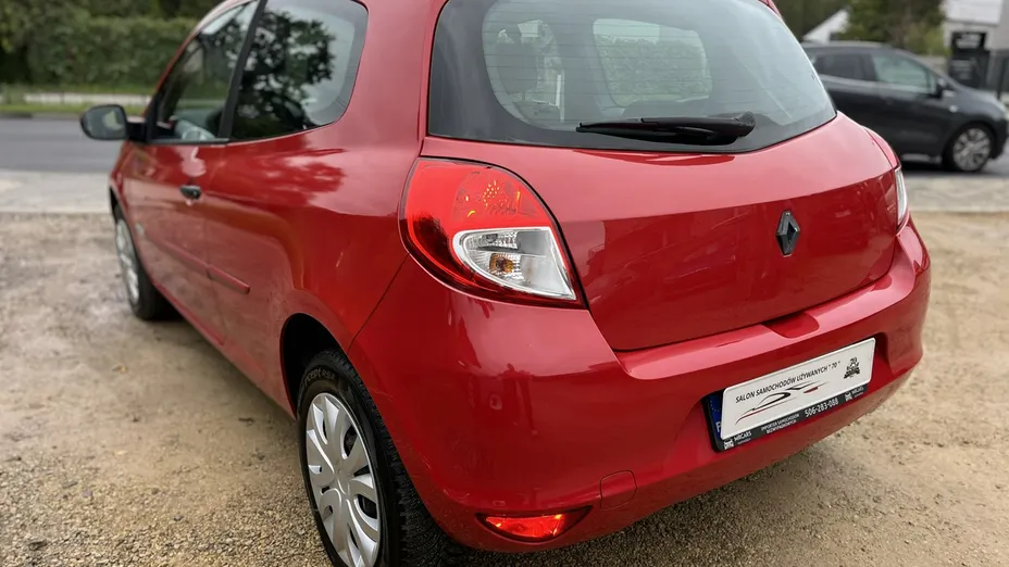 RENAULT Clio -