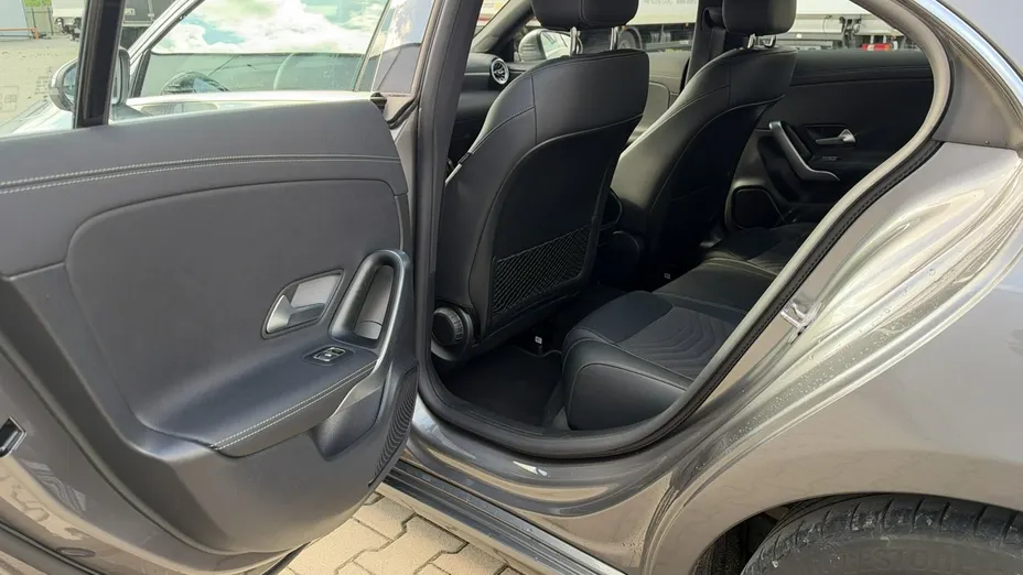 MERCEDES-BENZ CLA -