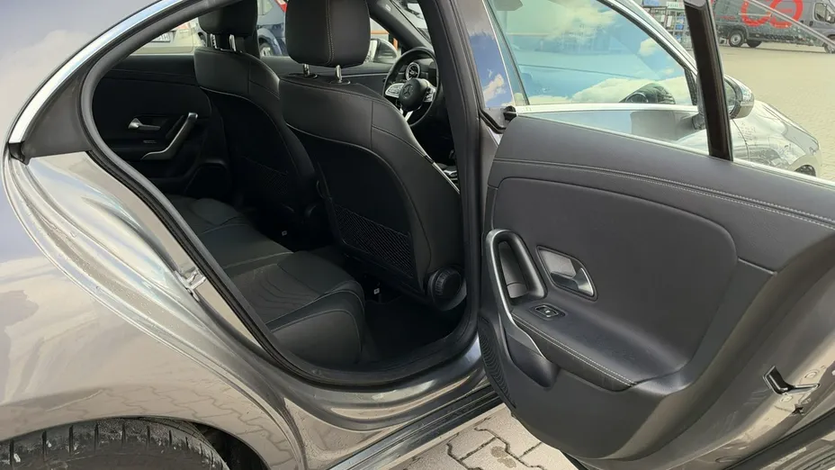 MERCEDES-BENZ CLA -