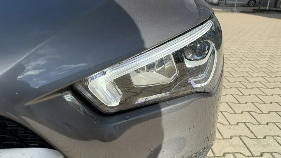 MERCEDES-BENZ CLA -