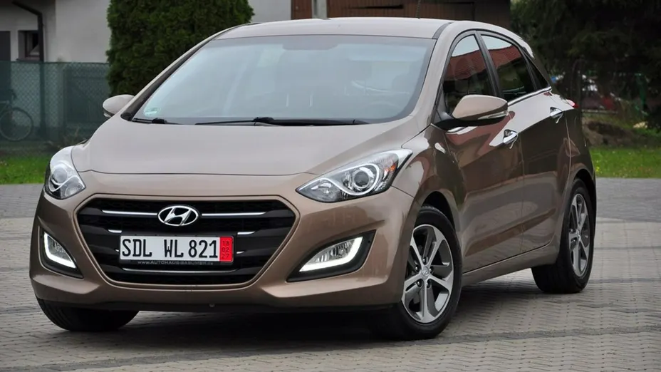 HYUNDAI i30 -