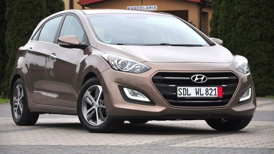 HYUNDAI i30 -