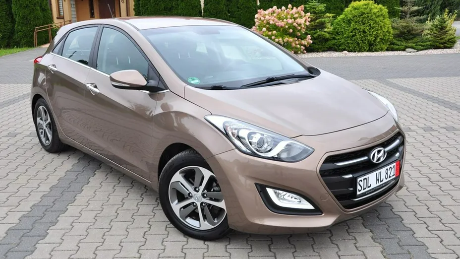 HYUNDAI i30 -