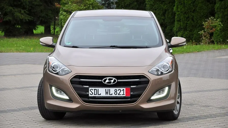 HYUNDAI i30 -