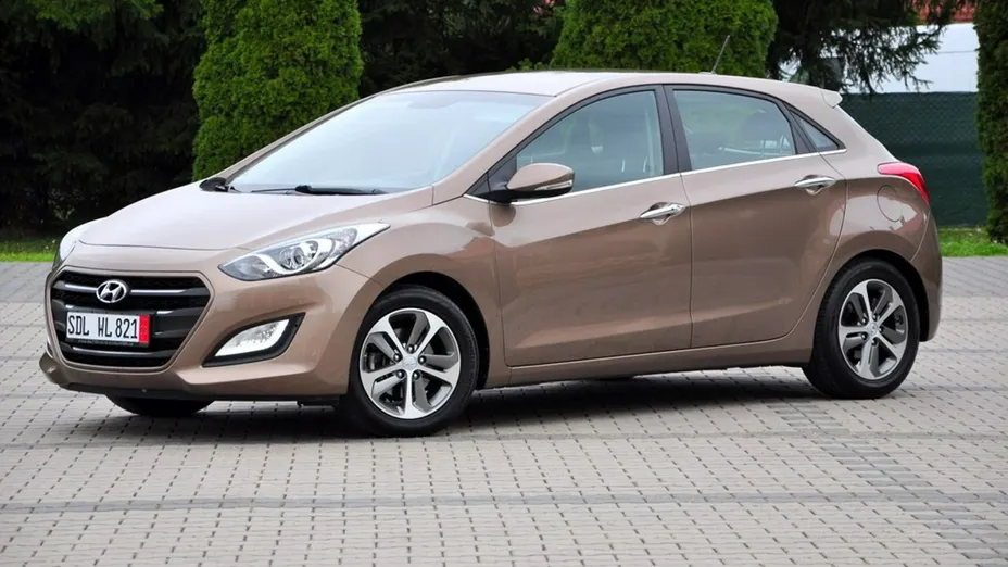 HYUNDAI i30 -