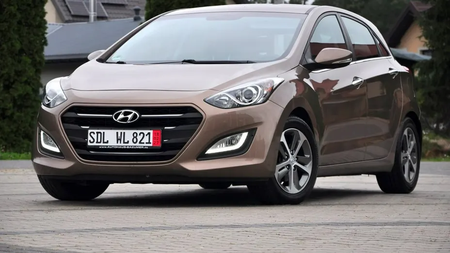 HYUNDAI i30 -