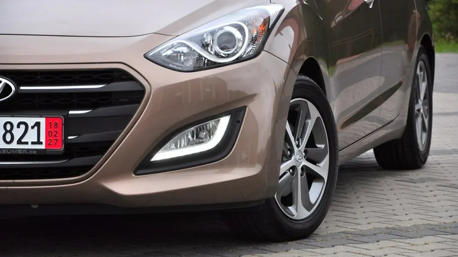 HYUNDAI i30 -