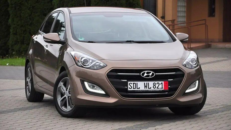 HYUNDAI i30 -