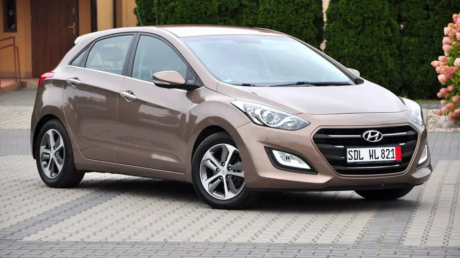 HYUNDAI i30 -
