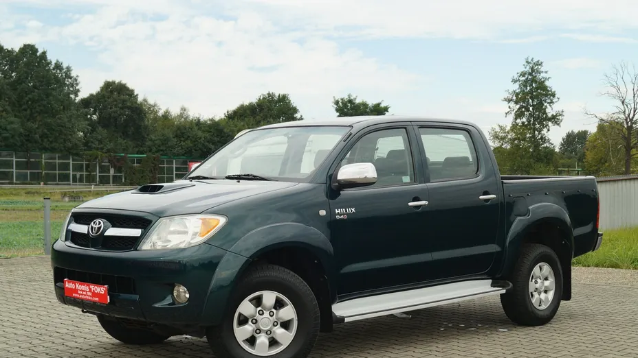 TOYOTA HiLux -