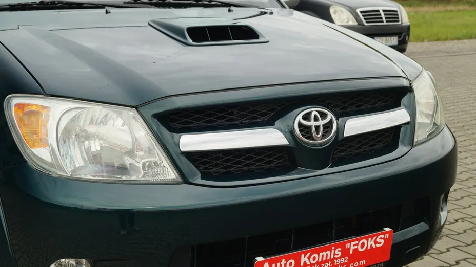 TOYOTA HiLux -