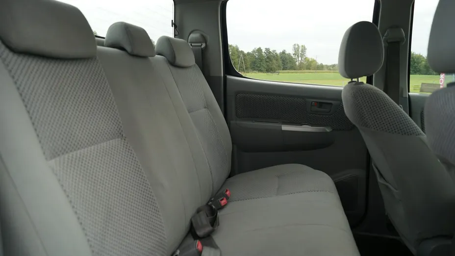 TOYOTA HiLux -