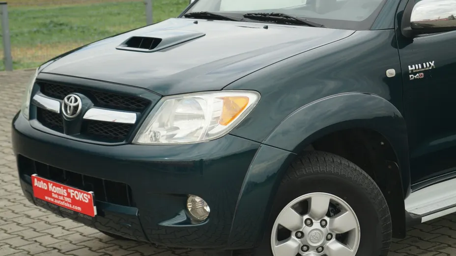 TOYOTA HiLux -