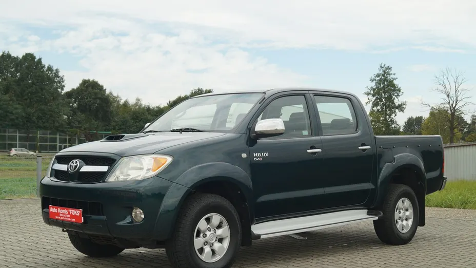 TOYOTA HiLux -