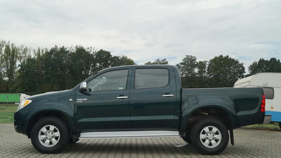 TOYOTA HiLux -