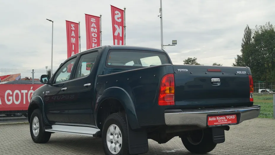TOYOTA HiLux -
