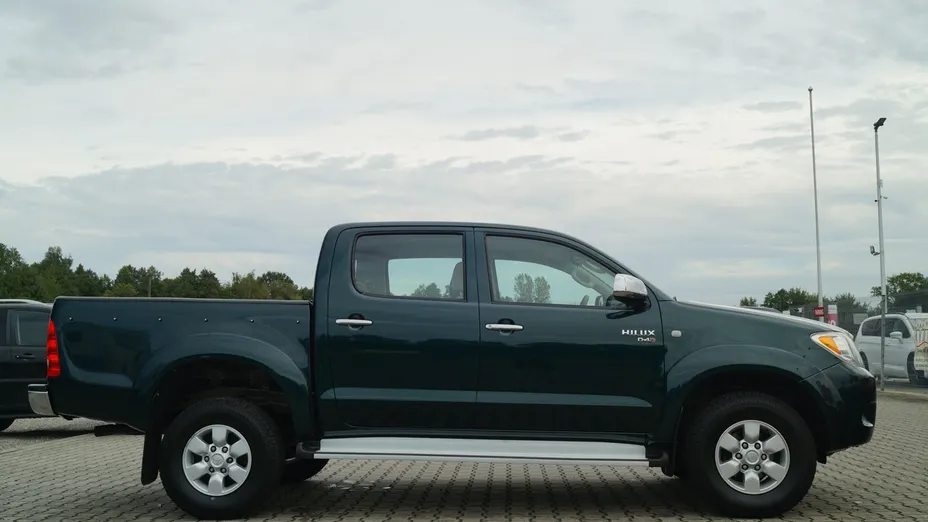 TOYOTA HiLux -
