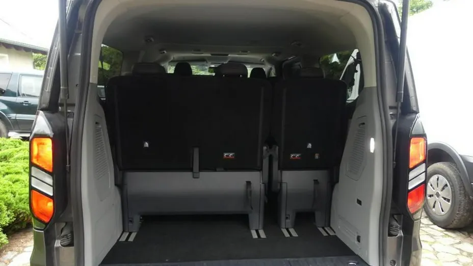 FORD Tourneo Courier -