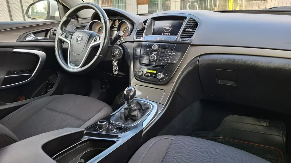 OPEL Insignia -