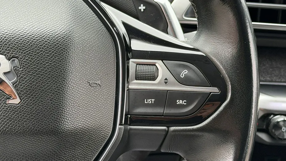 PEUGEOT 3008 -