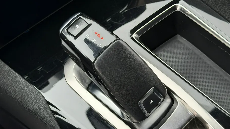 PEUGEOT 3008 -