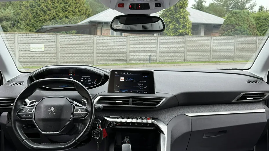 PEUGEOT 3008 -