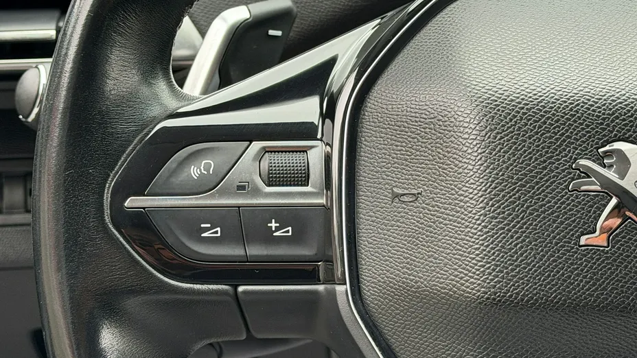 PEUGEOT 3008 -